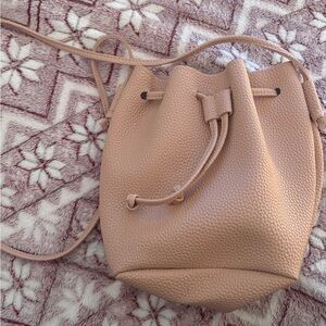 Elegant Tan Leather Bucket Bag